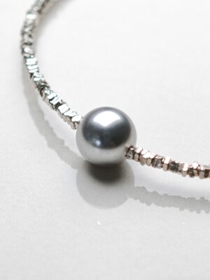 Silver Glow Pearl – Single Strand Bracelet